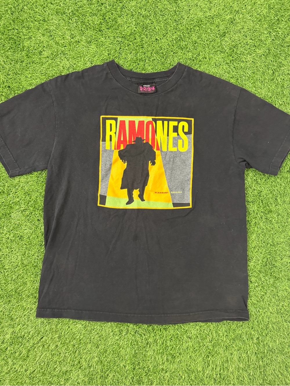 Vintage Pleasant Dreams Ramones Men's Black Short Sleeve Graphic Tee Size Large